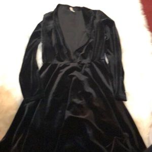Black low cut velvet dress. Size large.